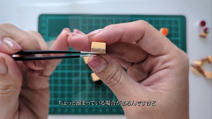 1cm角にカットしたオレンジムース